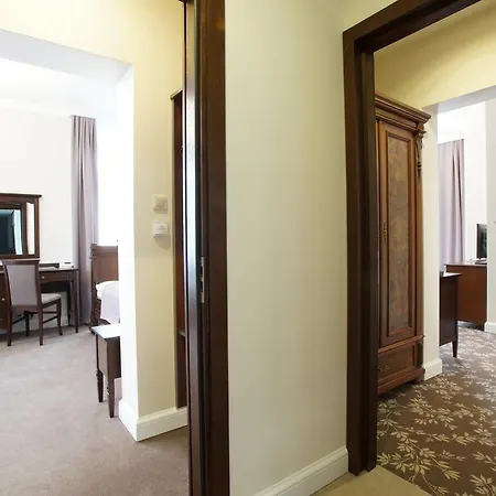 La Pierre 3* Strzegom