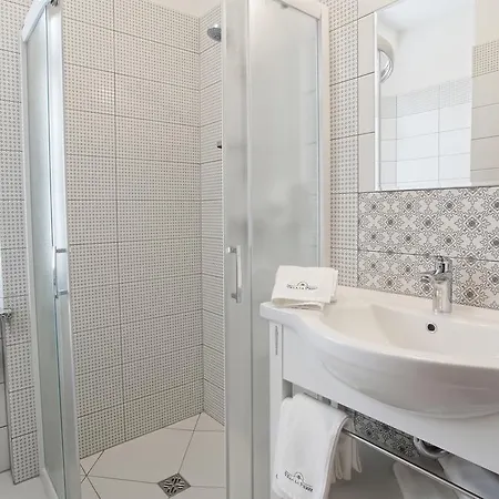 La Pierre 3*