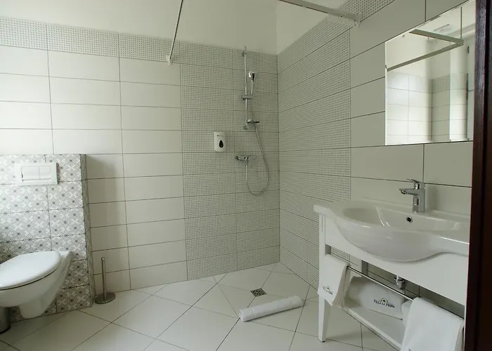 招待所 La Pierre 3*