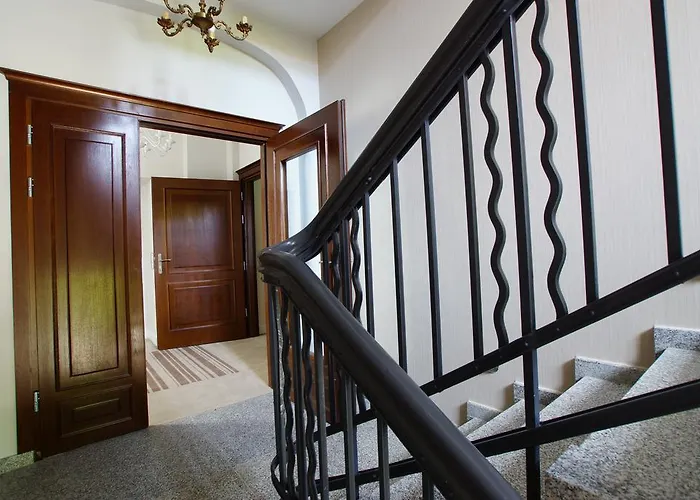 La Pierre 招待所 斯切戈姆