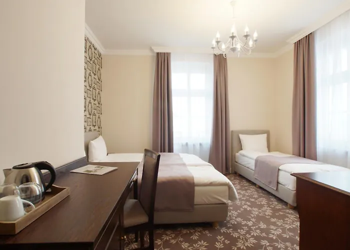 招待所 La Pierre 3*